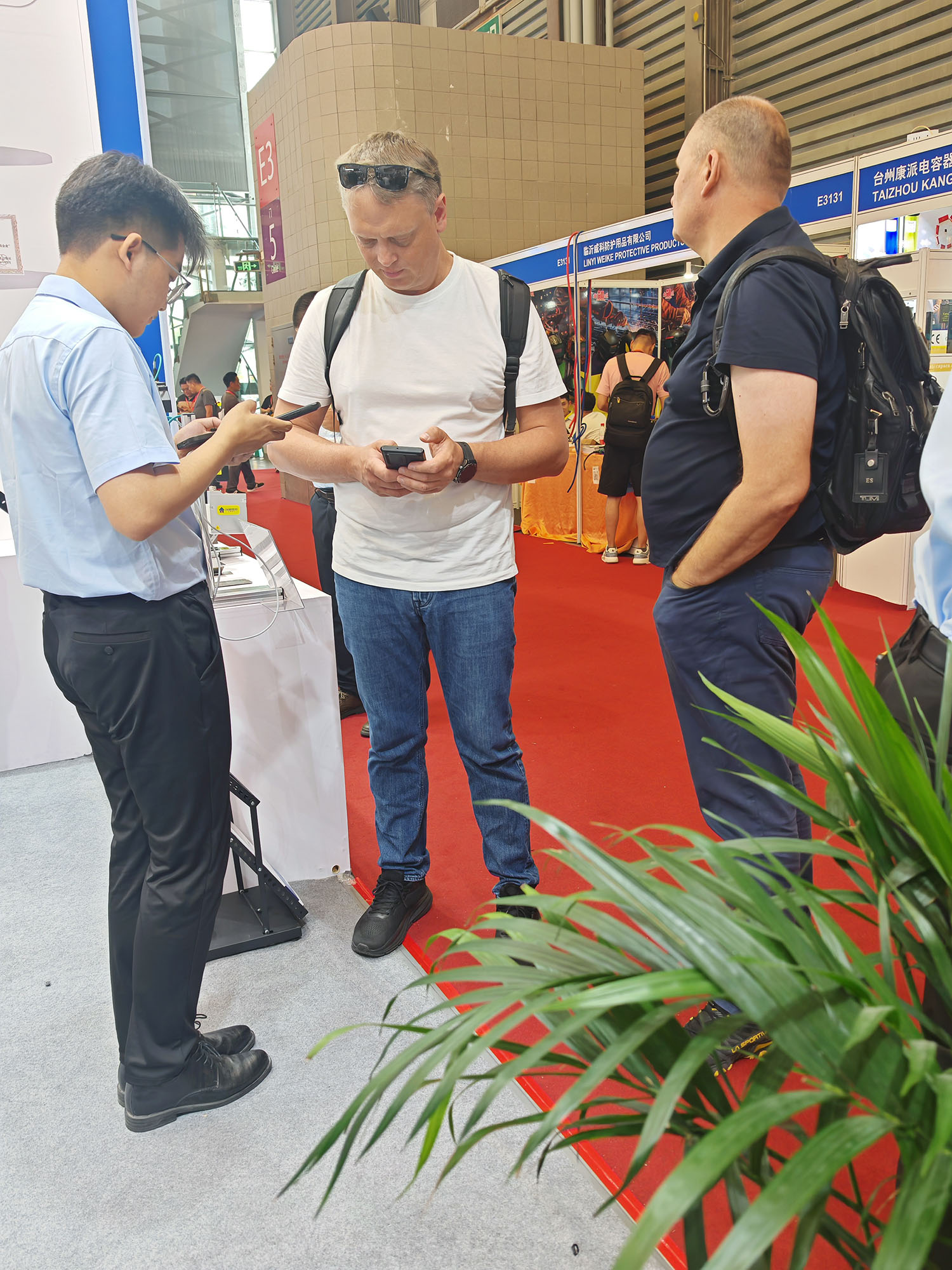 創(chuàng)想智控亮相第28屆北京·埃森焊接展，免示教與零前置焊縫跟蹤技術(shù)引爆現(xiàn)場(chǎng)關(guān)注